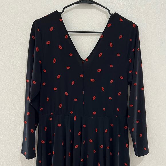 Torrid Studio Knit Skater Mini Dress Cinch Front Black Red Lips Kiss Size Large - Picture 9 of 15